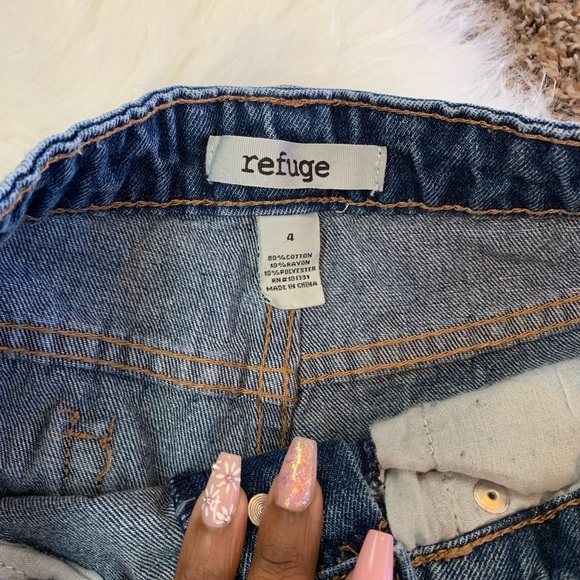 Jeans - Picture 3 of 4